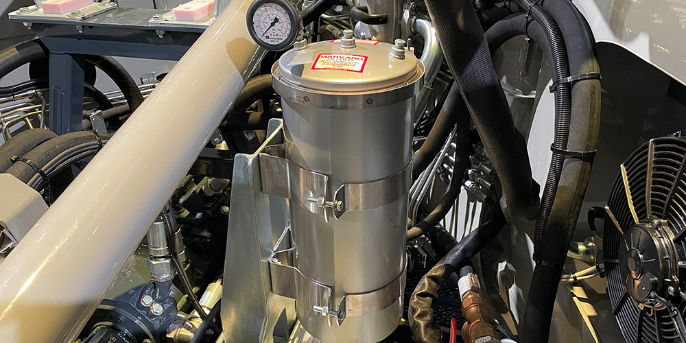 The Putzmeister By-flow filter for filtering hydraulic oil