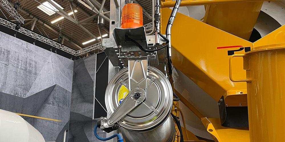 Water hose reel for high pressure pump